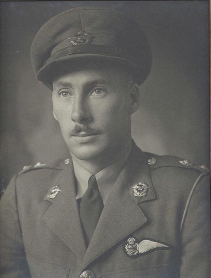 01. Frank Austin - Portrait